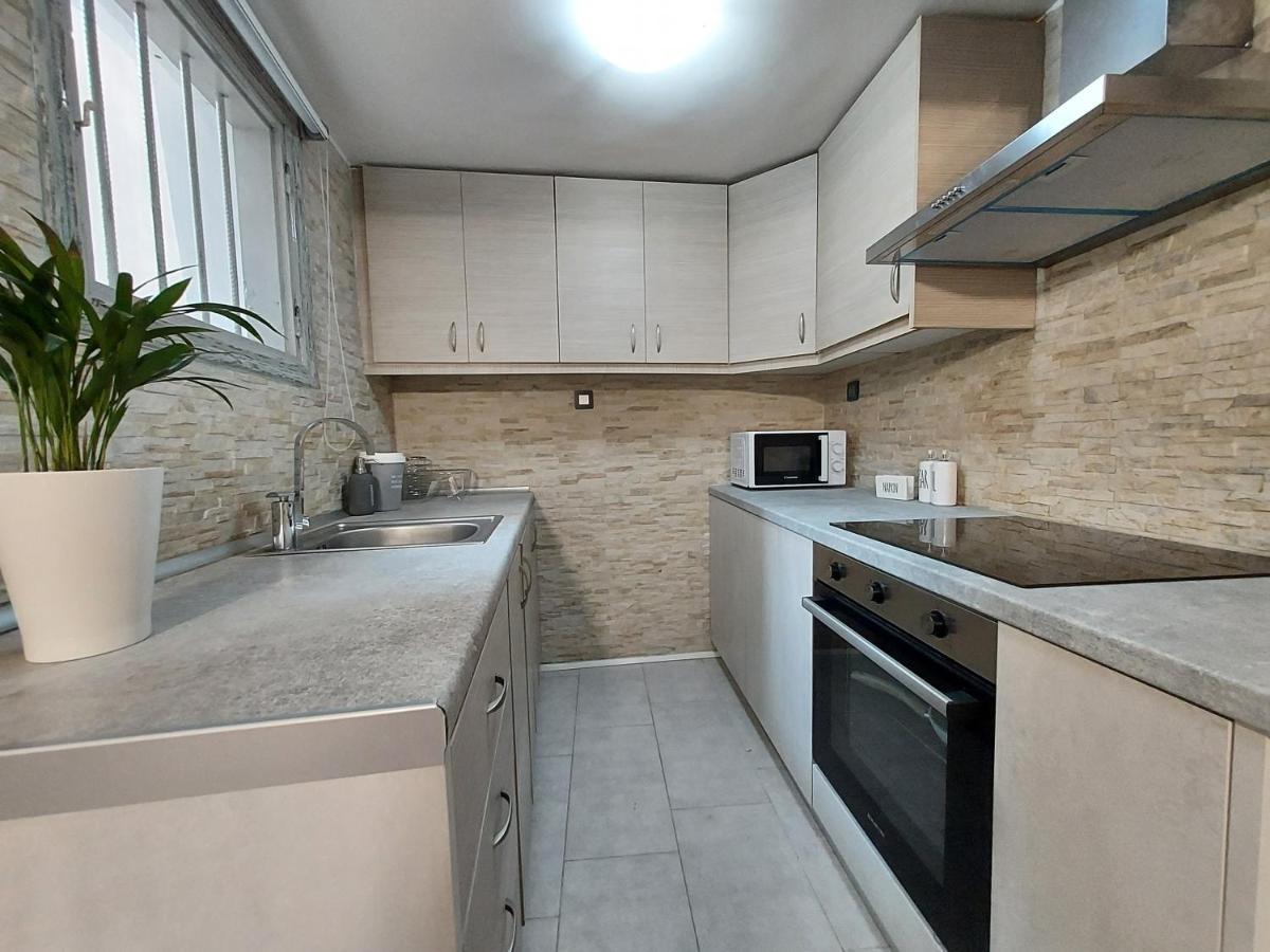 Anastasia'S Apartment With Yard Atenas Exterior foto